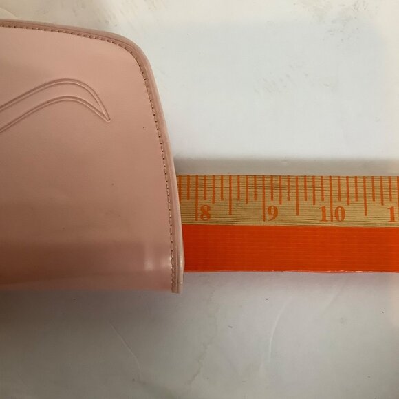 Vtg Pink Faux Leather Slim Clutch Wallet Rose Floral Cameo Zip Cottagecore - Picture 10 of 12